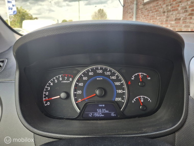 Vehicle Image 11