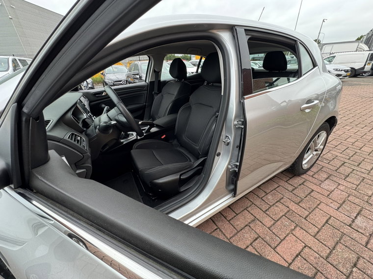 Vehicle Image 22