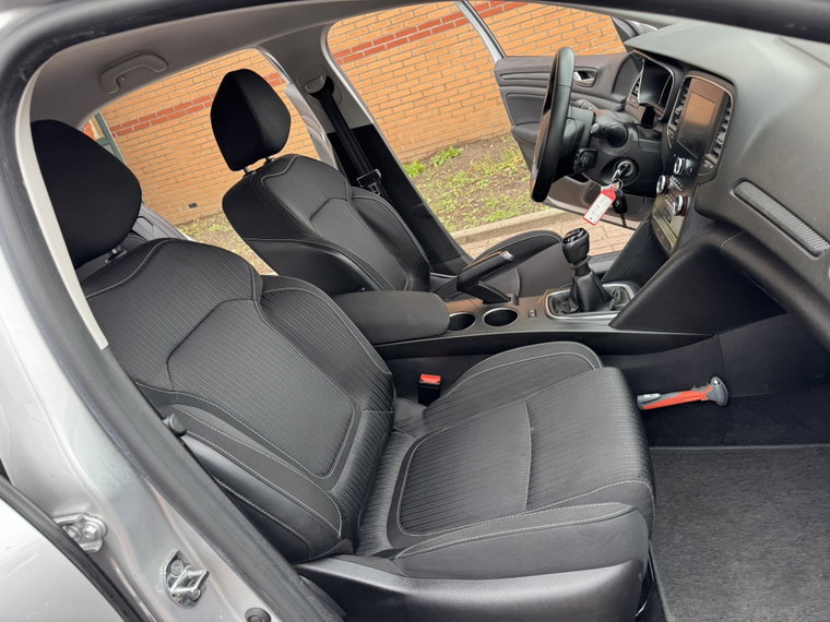 Vehicle Image 32