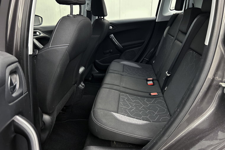 Vehicle Image 22