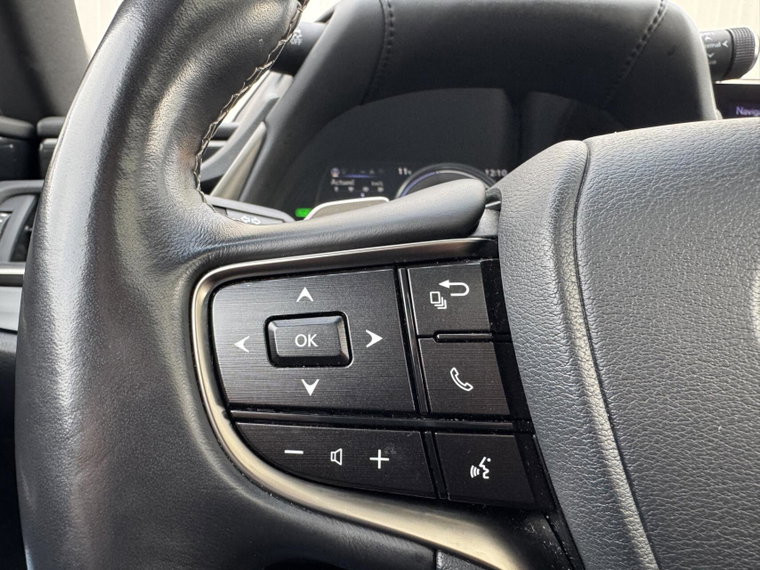 Vehicle Image 29