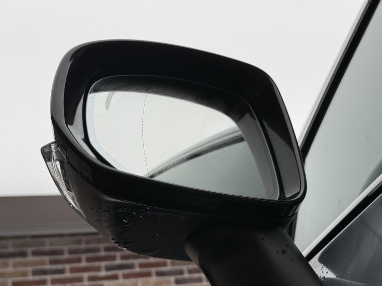 Vehicle Image 33
