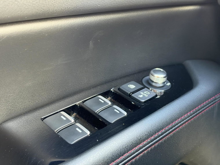 Vehicle Image 37