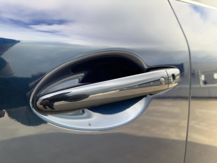 Vehicle Image 38