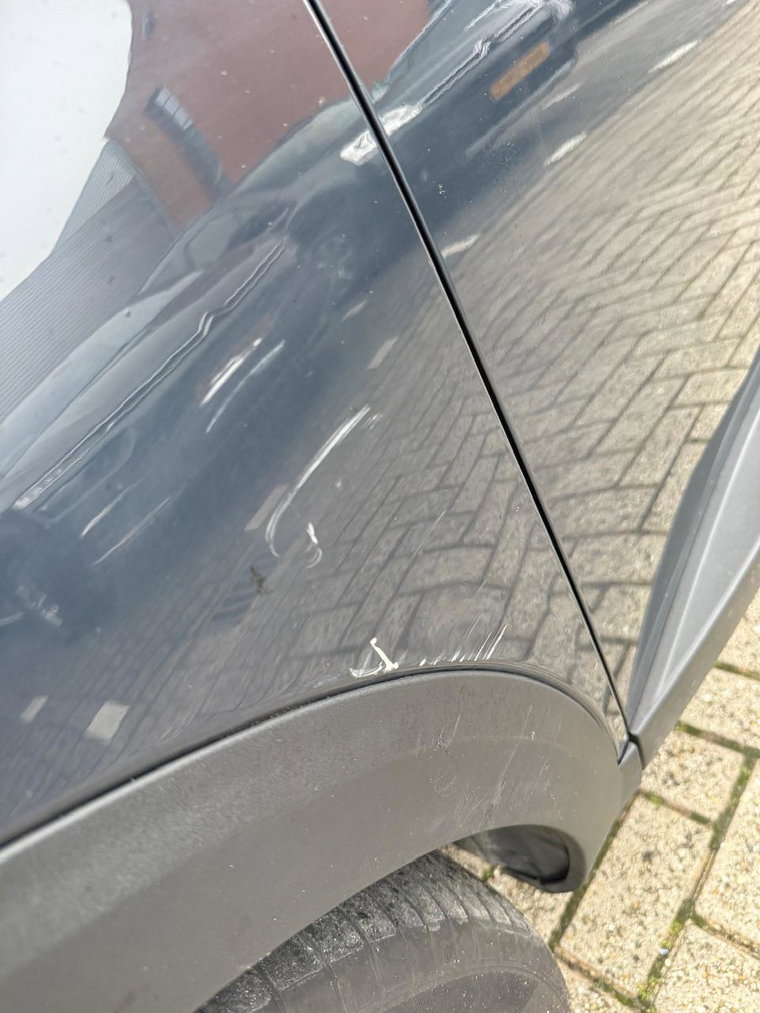 Vehicle Image 32
