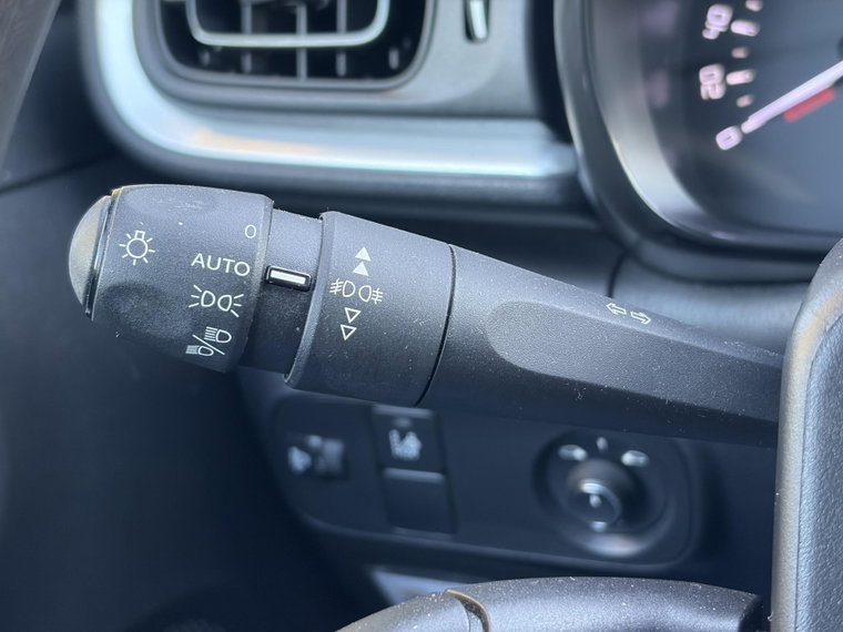 Vehicle Image 24