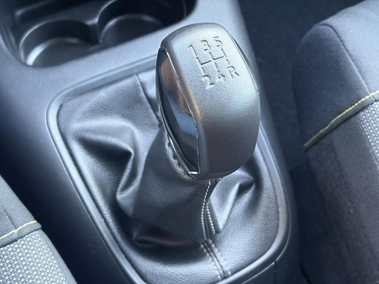 Vehicle Image 26
