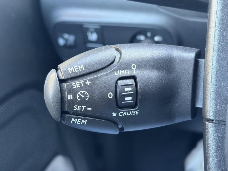Vehicle Image 27