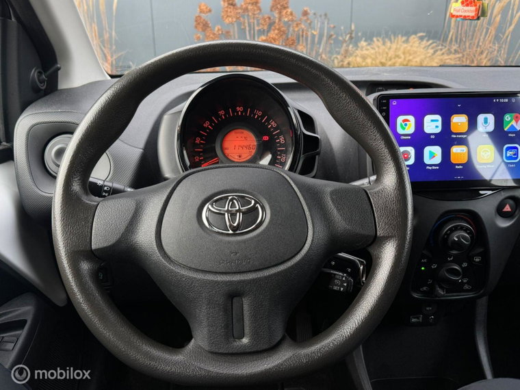 Vehicle Image 14