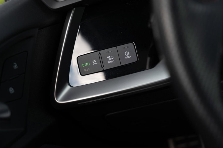Vehicle Image 38