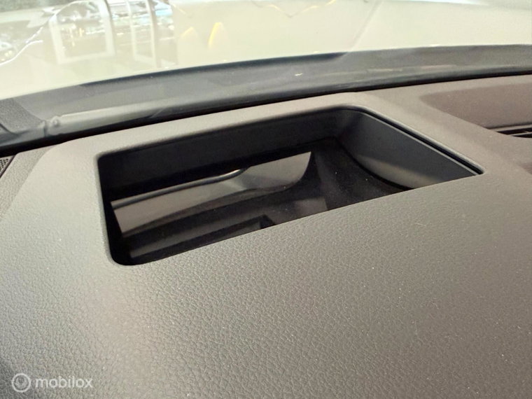 Vehicle Image 39