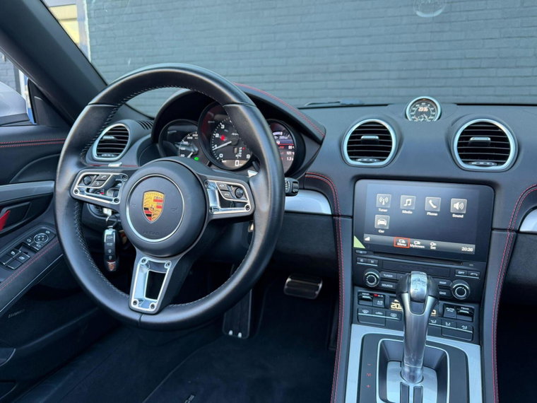 Vehicle Image 11