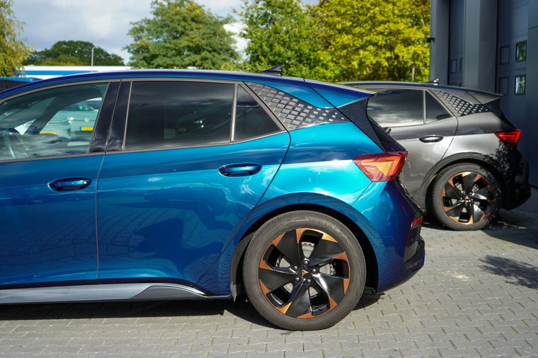 Vehicle Image 16