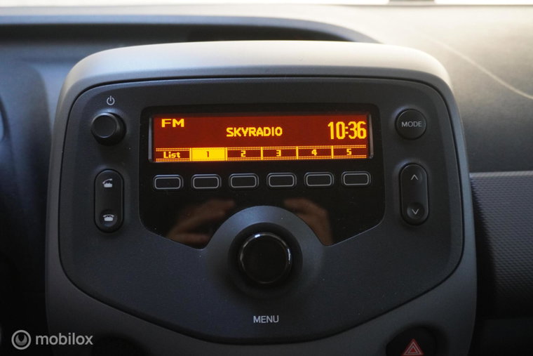 Vehicle Image 14