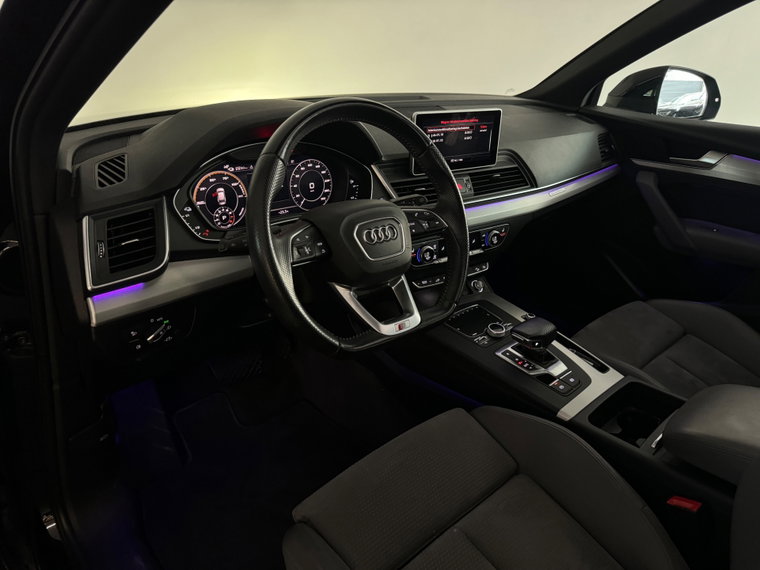 Vehicle Image 9