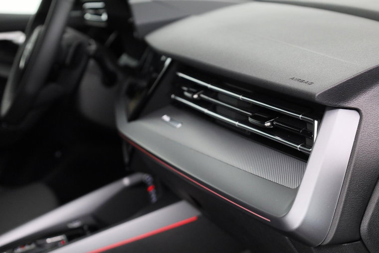 Vehicle Image 37