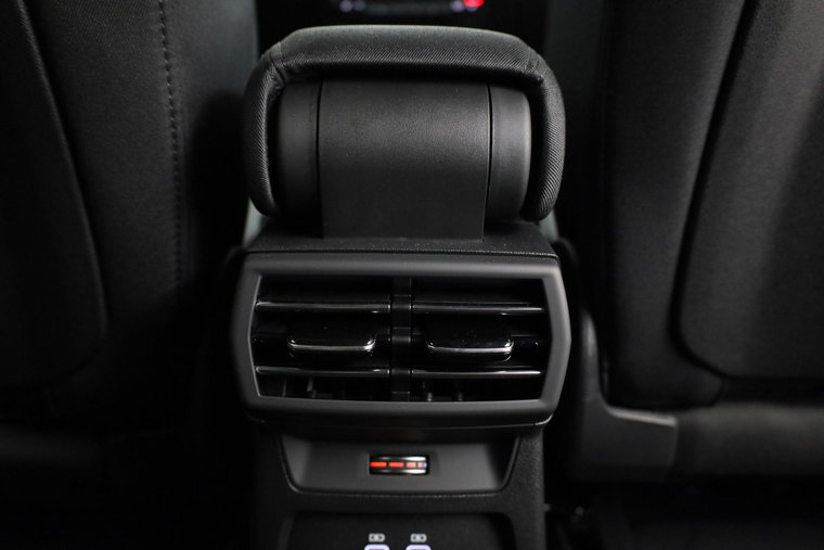 Vehicle Image 39