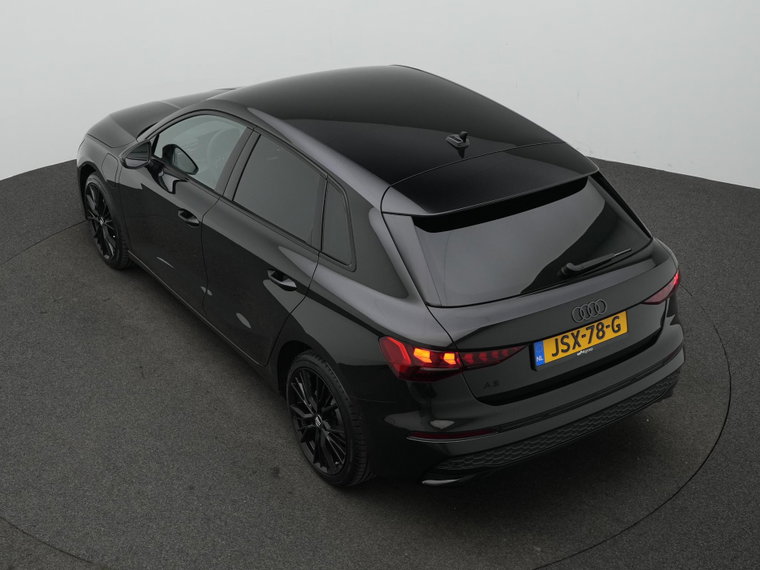 Vehicle Image 42