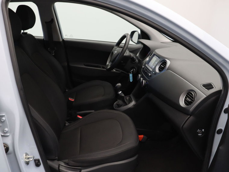 Vehicle Image 12