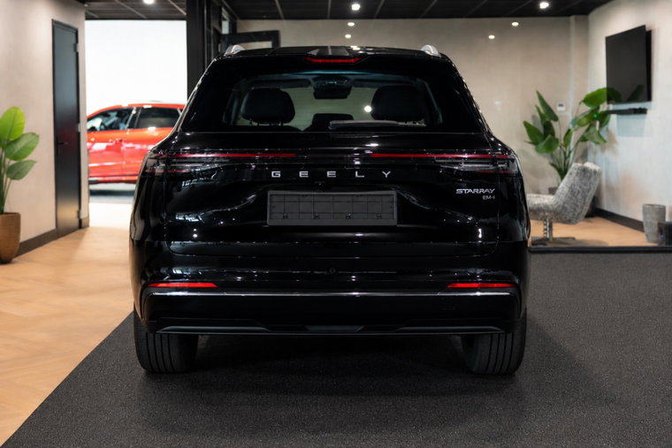 Vehicle Image 9
