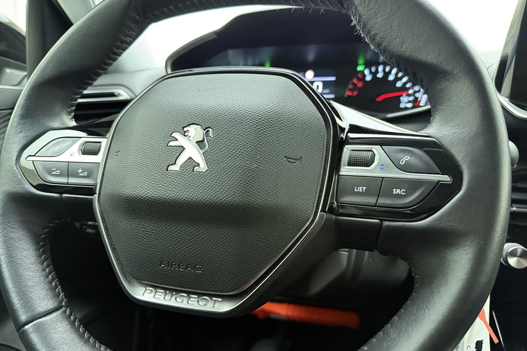 Vehicle Image 24