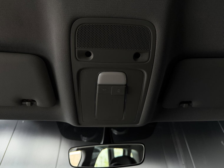 Vehicle Image 29