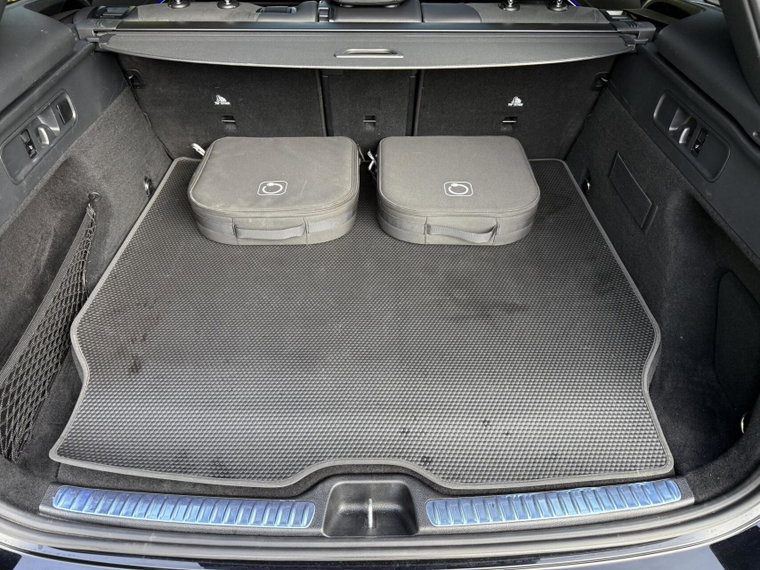 Vehicle Image 32