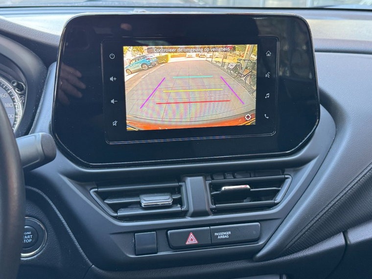 Vehicle Image 25