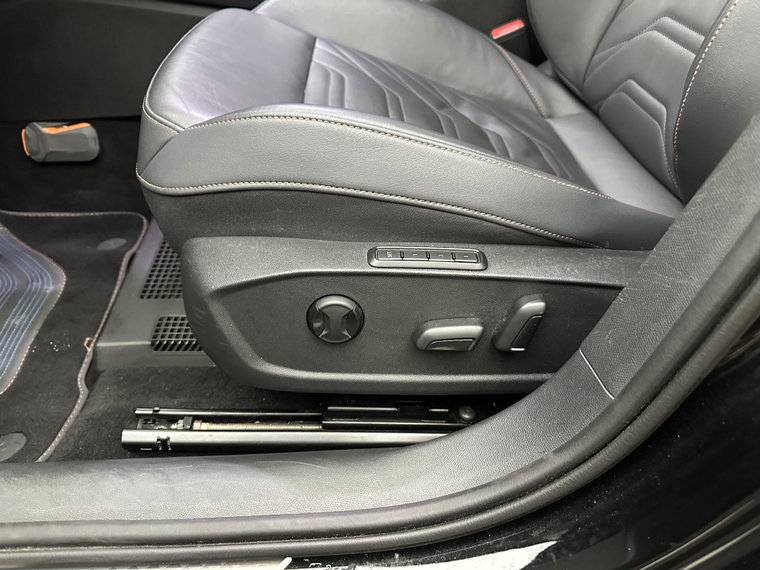 Vehicle Image 39