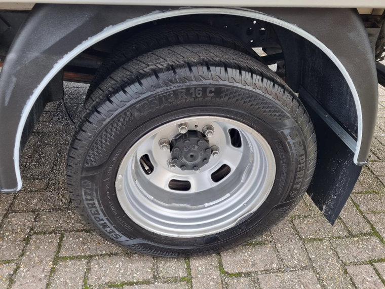 Vehicle Image 33