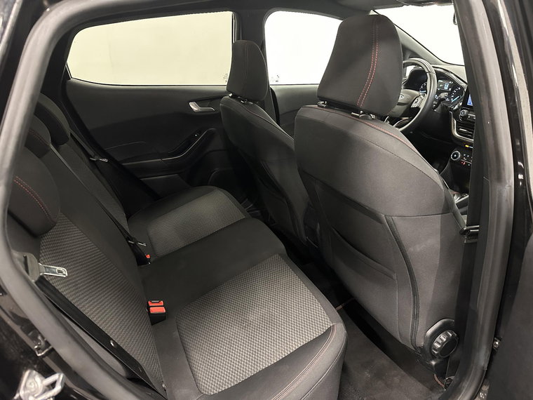Vehicle Image 25