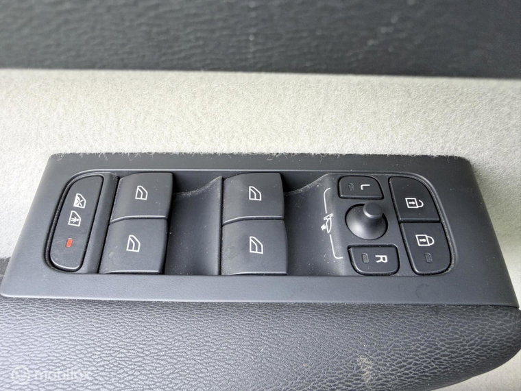 Vehicle Image 39