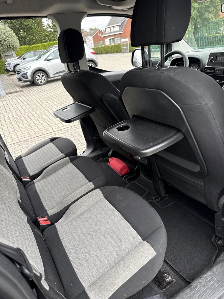 Vehicle Image 21