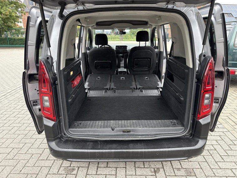 Vehicle Image 22