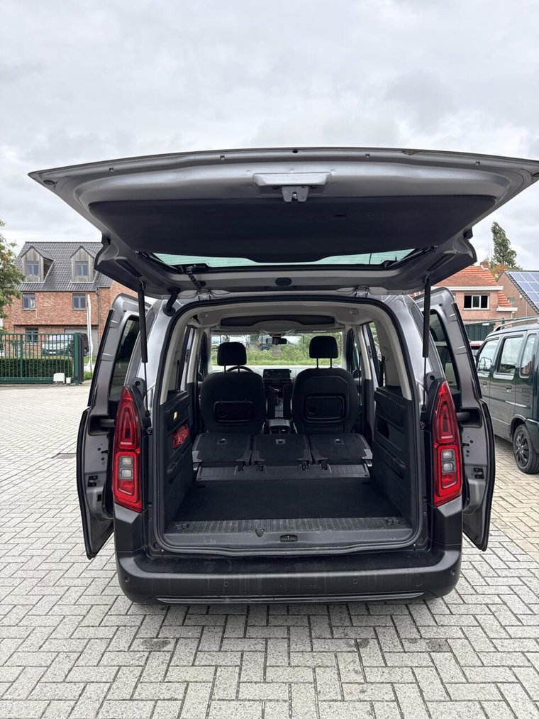 Vehicle Image 23