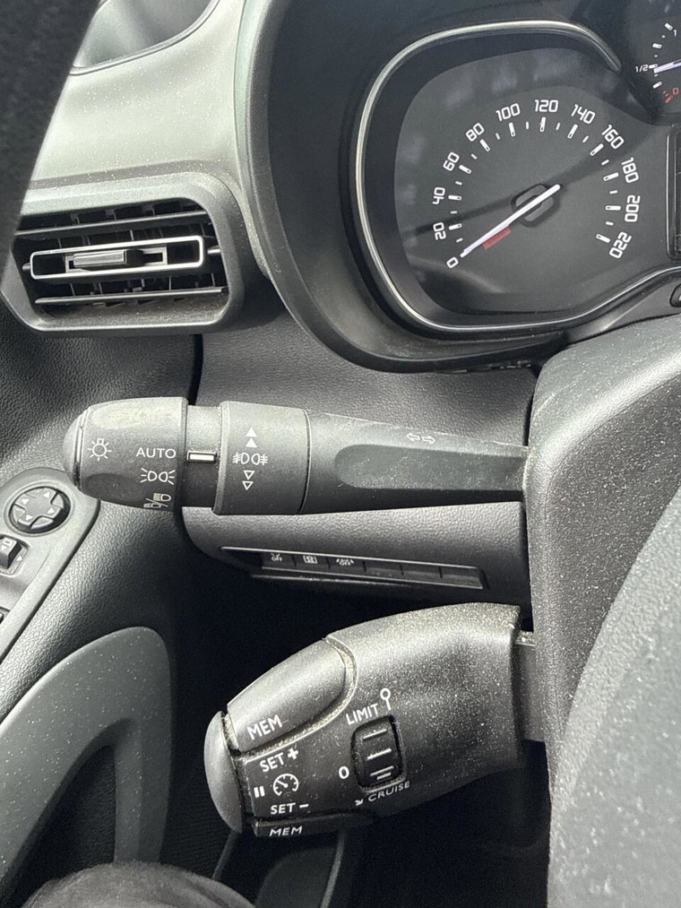 Vehicle Image 36