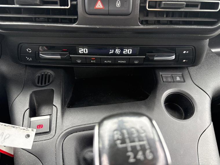 Vehicle Image 39