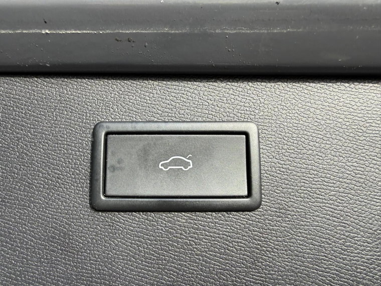 Vehicle Image 29