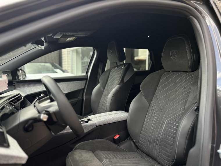Vehicle Image 26