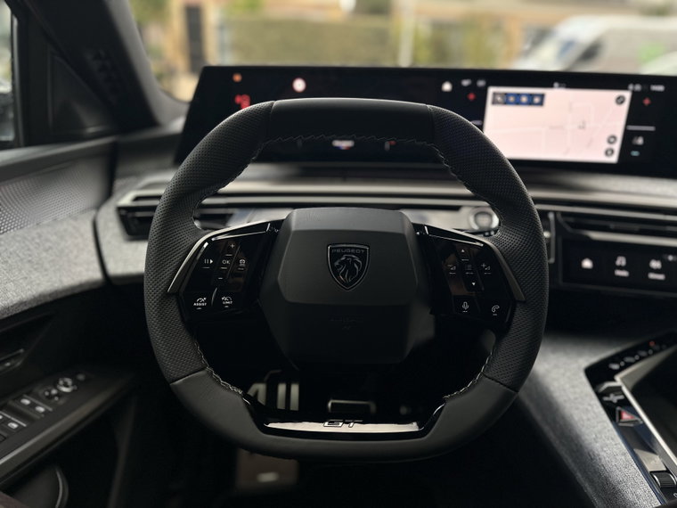 Vehicle Image 28