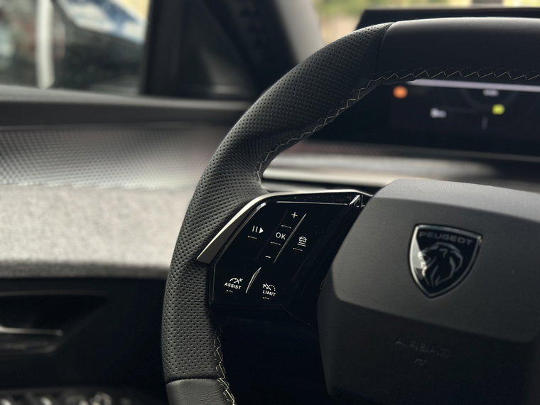 Vehicle Image 35