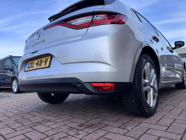 Vehicle Image 13
