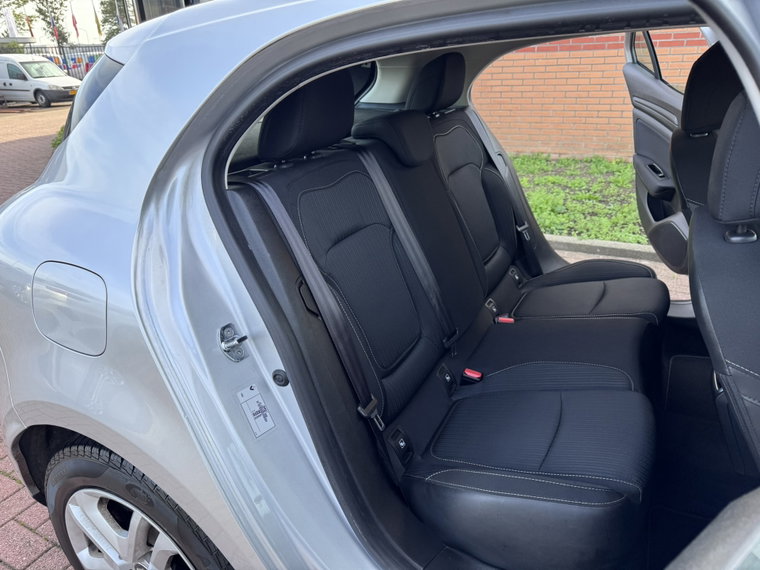 Vehicle Image 28
