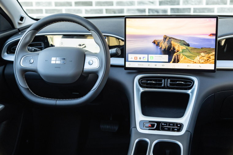 Vehicle Image 6