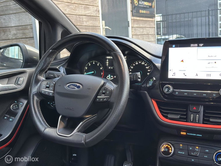 Vehicle Image 16