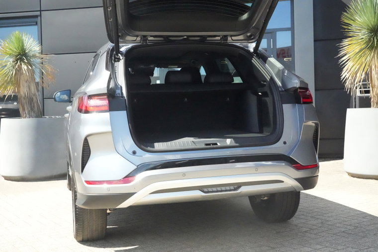Vehicle Image 25