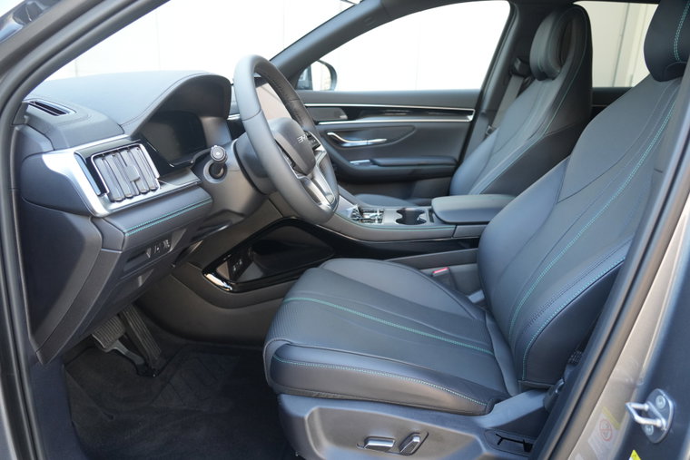 Vehicle Image 10
