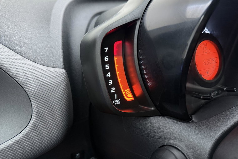 Vehicle Image 18