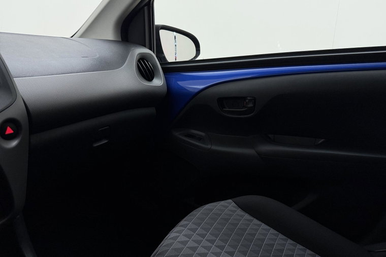 Vehicle Image 23