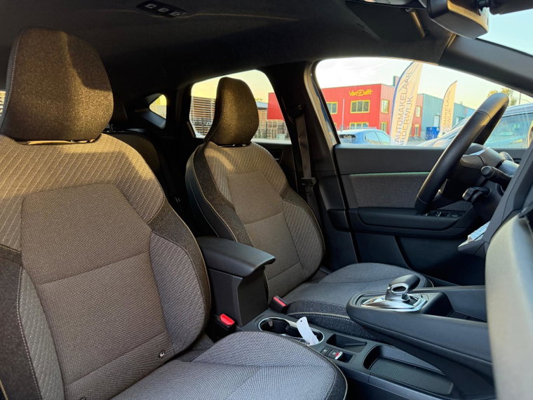 Vehicle Image 38